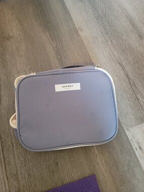 Blueish/grey 3/4 zip Narwey Beauty makeup bag - does not have insert for velcro